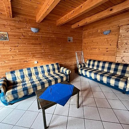 Almos Apartman Balatonfenyves Bagian luar foto