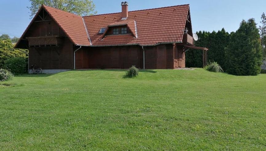 Almos Apartman Balatonfenyves Bagian luar foto