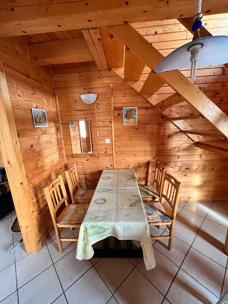 Almos Apartman Balatonfenyves Bagian luar foto